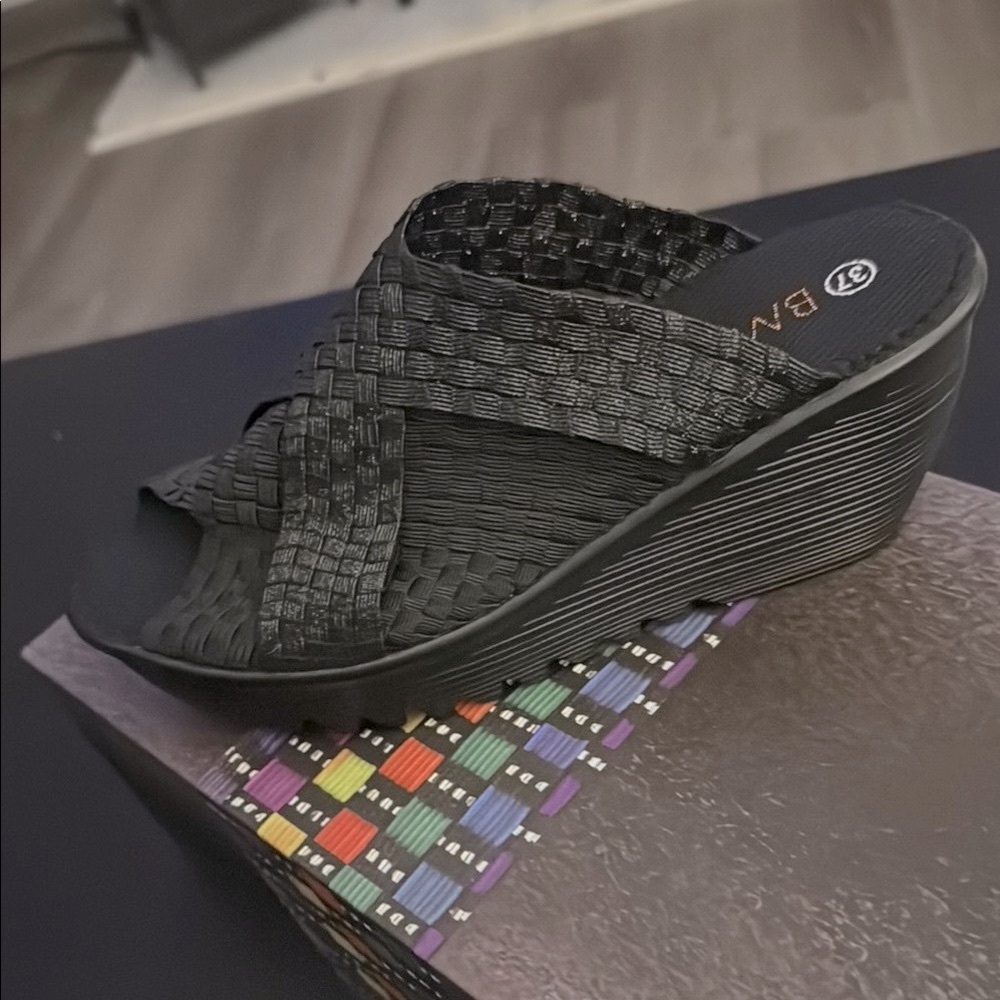 Bernie Mev Black Woven Wedge Sandals US. 6 / EU 37 BRAND NEW IN BOX‼️